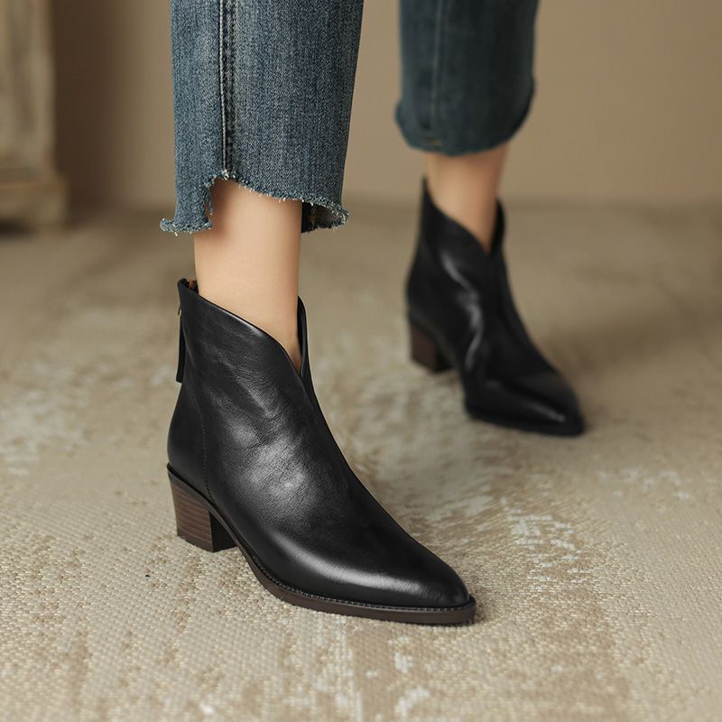 Marisol - Elegant Pointy Boots
